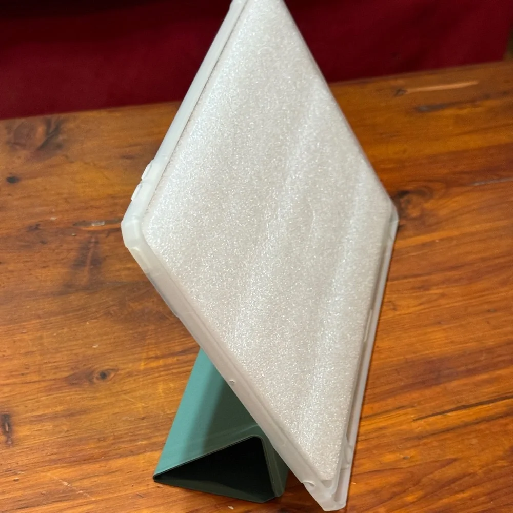 Sage Protective Tablet Case 11” for an iPad